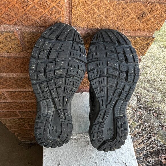 BROOKS Adrenaline 21 All Black Womens Running Athletic Shoes 9.5 41 M Comfort - Picture 3 of 6